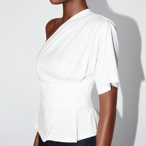 KHY ONE SHOULDER PLEATED CINCHING T-SHIRT